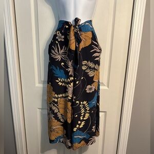 7 for all Mankind gaucho pants. Navy floral size medium